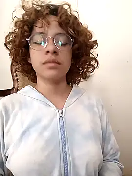 Snapshot of EmmaMelissa0521 chatting on January 11, 8:21 pm EmmaMelissa0521 online show from January 11, 8:21 pm