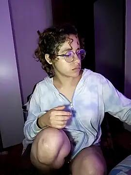 Snapshot of EmmaMelissa0521 chatting on January 20, 11:32 pm EmmaMelissa0521 online show from January 20, 11:32 pm