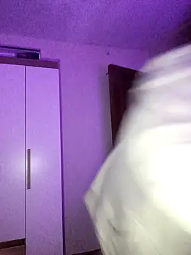 Snapshot of EmmaMelissa0521 chatting on January 23, 5:02 am EmmaMelissa0521 online show from January 23, 5:02 am