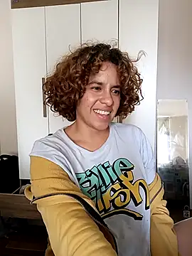 Snapshot of EmmaMelissa0521 chatting on February 5, 7:53 pm EmmaMelissa0521 online show from February 5, 7:53 pm