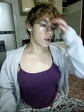 Snapshot of EmmaMelissa0521 chatting on February 12, 4:23 am EmmaMelissa0521 online show from February 12, 4:23 am