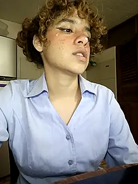 Snapshot of EmmaMelissa0521 chatting on March 14, 9:54 pm EmmaMelissa0521 online show from March 14, 9:54 pm