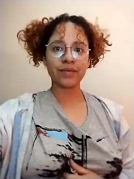 Snapshot of EmmaMelissa0521 chatting on November 3, 12:24 am EmmaMelissa0521 online show from November 3, 12:24 am