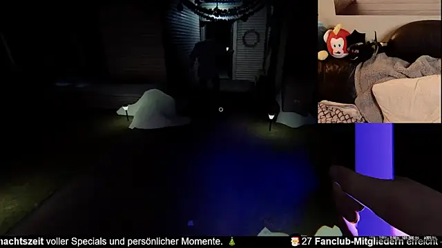 Snapshot of GamerGirl_Eve chatting on December 13, 10:13 pm GamerGirl Eve online show from December 13, 10:13 pm