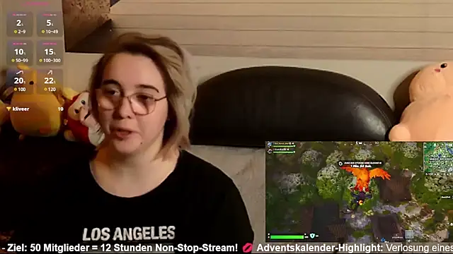 Snapshot of GamerGirl_Eve chatting on December 29, 7:22 pm GamerGirl Eve online show from December 29, 7:22 pm