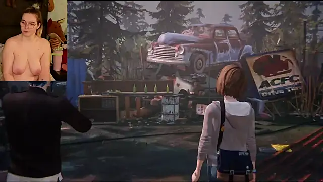 Snapshot of GamerGirl_Eve chatting on February 13, 7:21 pm GamerGirl Eve online show from February 13, 7:21 pm