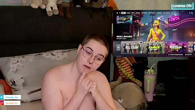 Snapshot of GamerGirl_Eve chatting on March 5, 7:17 pm GamerGirl Eve online show from March 5, 7:17 pm