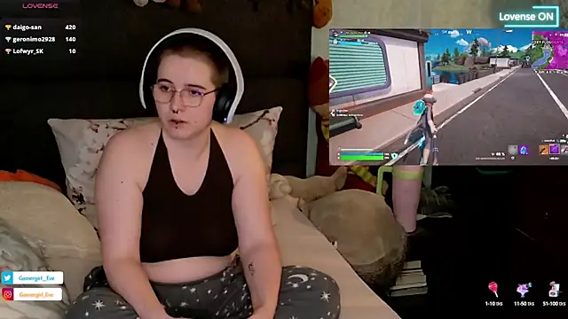 Snapshot of GamerGirl_Eve chatting on March 8, 10:24 pm GamerGirl Eve online show from March 8, 10:24 pm