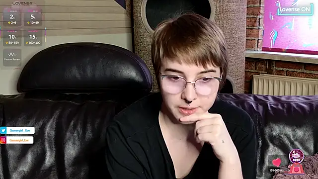 Snapshot of GamerGirl_Eve chatting on September 24, 3:59 pm GamerGirl Eve online show from September 24, 3:59 pm