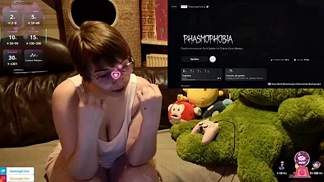 Snapshot of GamerGirl_Eve chatting on October 4, 6:17 pm GamerGirl Eve online show from October 4, 6:17 pm