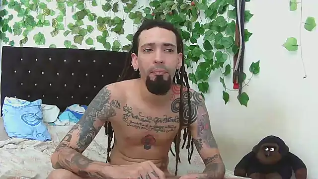 Snapshot of caribbeanlover1 chatting on December 10, 6:17 pm caribbeanlover1 online show from December 10, 6:17 pm