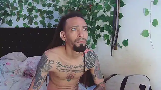 Snapshot of caribbeanlover1 chatting on March 18, 12:47 pm caribbeanlover1 online show from March 18, 12:47 pm