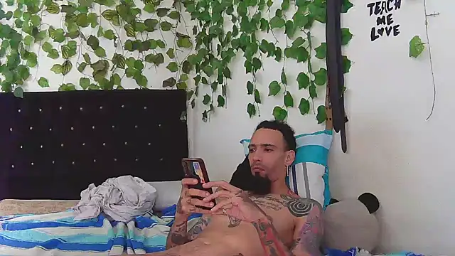 Snapshot of caribbeanlover1 chatting on October 2, 7:54 pm caribbeanlover1 online show from October 2, 7:54 pm