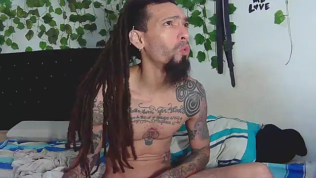 Snapshot of caribbeanlover1 chatting on October 17, 12:52 pm caribbeanlover1 online show from October 17, 12:52 pm