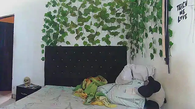 caribbeanlover1 online show from February 21, 1:23 pm