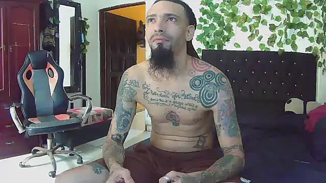 Snapshot of caribbeanlover1 chatting on April 30, 2:12 pm caribbeanlover1 online show from April 30, 2:12 pm
