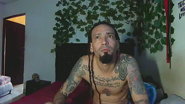 Snapshot of caribbeanlover1 chatting on May 7, 7:19 pm caribbeanlover1 online show from May 7, 7:19 pm