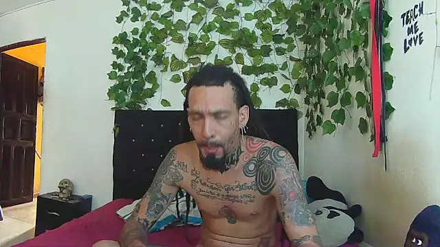 Snapshot of caribbeanlover1 chatting on May 19, 3:18 pm caribbeanlover1 online show from May 19, 3:18 pm
