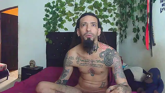 Snapshot of caribbeanlover1 chatting on June 1, 2:52 pm caribbeanlover1 online show from June 1, 2:52 pm