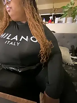 Snapshot of EbonyGoddessKira chatting on February 20, 8:36 pm EbonyGoddessKira online show from February 20, 8:36 pm