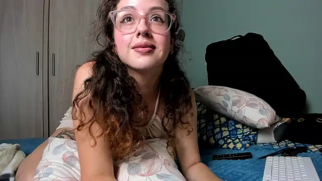 Cassandra Caiin online show from December 15, 1:02 am