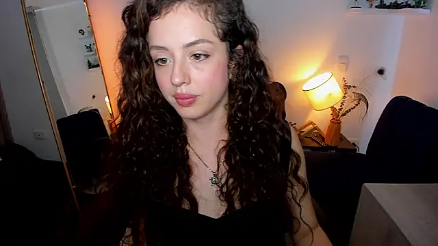 Cassandra Caiin online show from March 17, 7:06 pm