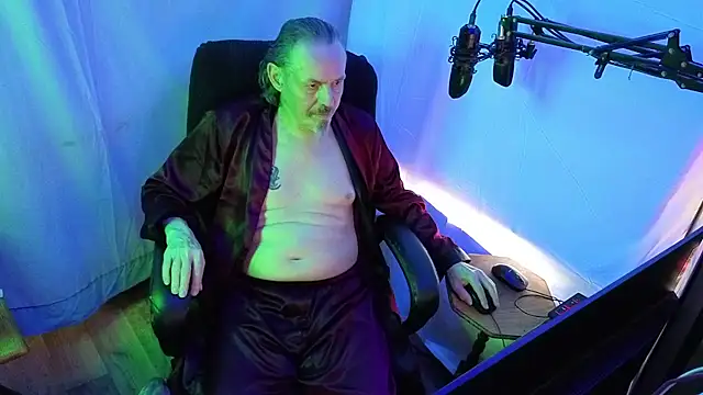 Richy  Rich  online show from April 21, 11:18 pm