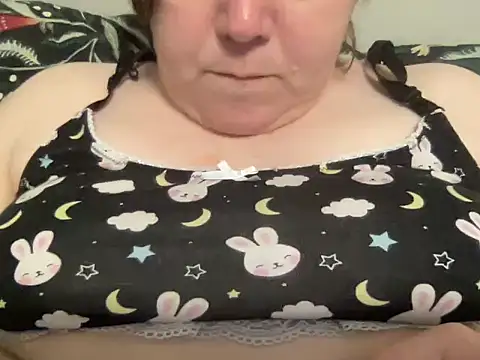 Snapshot of ParisNova chatting on January 22, 3:31 am ParisNova online show from January 22, 3:31 am