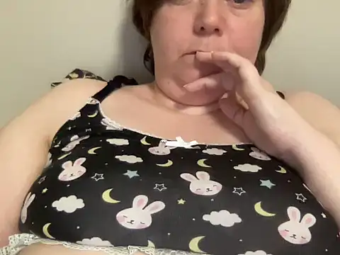 Snapshot of ParisNova chatting on January 27, 11:00 am ParisNova online show from January 27, 11:00 am