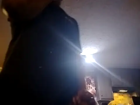 Snapshot of Makeyoucumallover chatting on November 24, 6:35 am Makeyoucumallover online show from November 24, 6:35 am