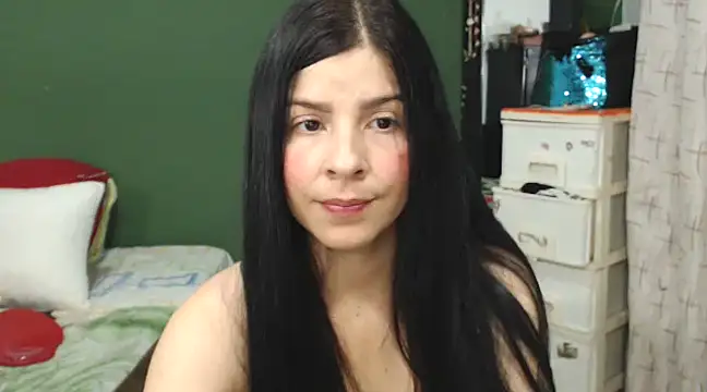 Estefani 32 online show from January 18, 6:10 pm