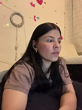 Estefani 32 online show from April 10, 3:34 am