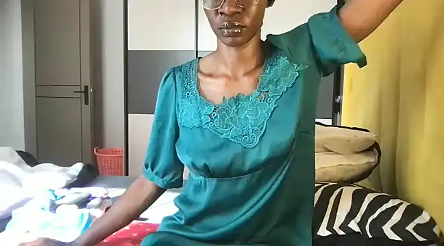 choco petite online show from March 16, 6:20 am