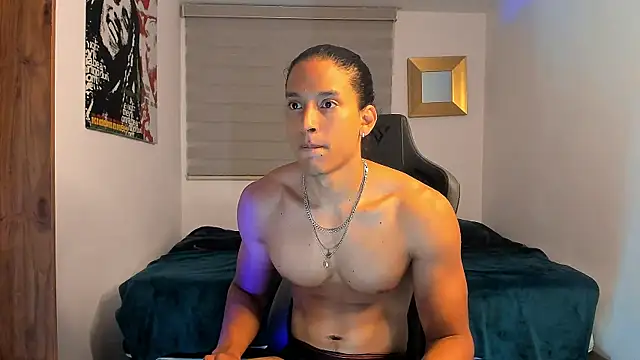 Liam V online show from December 6, 10:05 am