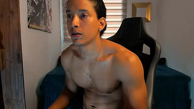 Liam V online show from December 19, 2:57 pm