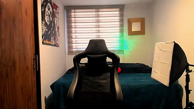 Liam V online show from January 18, 2:44 pm