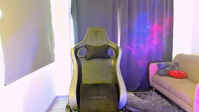 Liam V online show from March 16, 6:44 pm