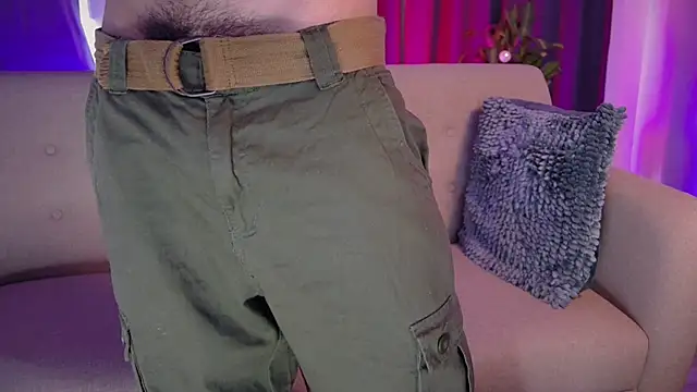 Liam V online show from February 1, 3:43 pm