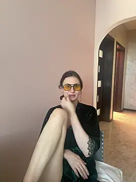 Flossy Vettie online show from April 6, 2:18 pm