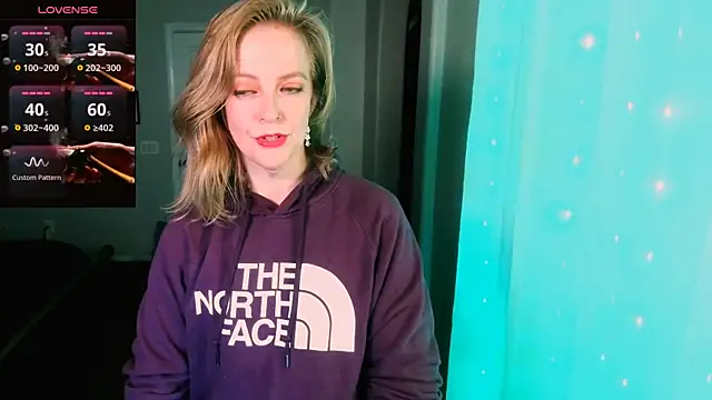 Snapshot of britteebee chatting on December 20, 5:25 am britteebee online show from December 20, 5:25 am