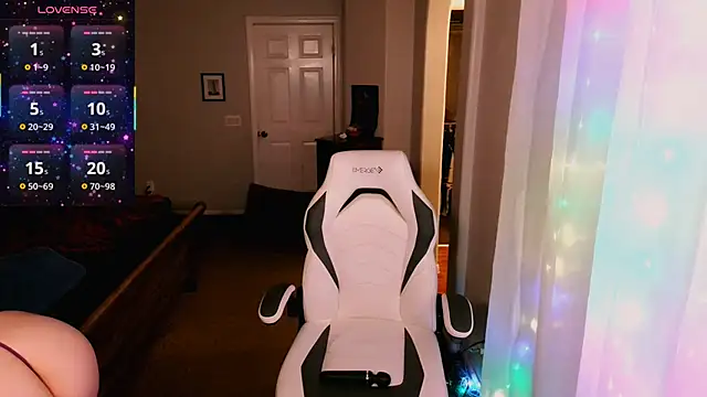 Snapshot of britteebee chatting on February 7, 5:33 am britteebee online show from February 7, 5:33 am