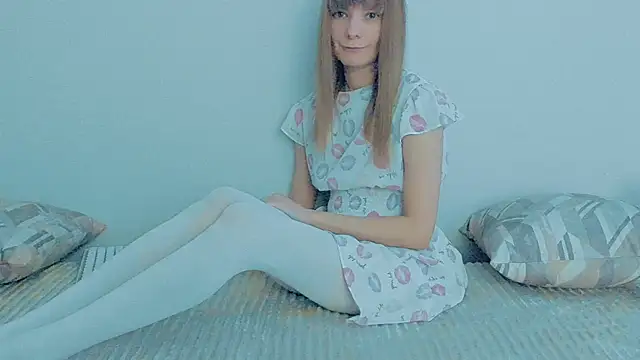 Snapshot of YourCaramel chatting on October 14, 4:02 am YourCaramel online show from October 14, 4:02 am