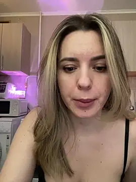 Snapshot of NastyushaaLove chatting on March 18, 6:59 pm NastyushaaLove online show from March 18, 6:59 pm