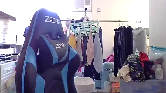 Snapshot of charlie_xdd chatting on March 16, 6:53 am charlie xdd online show from March 16, 6:53 am