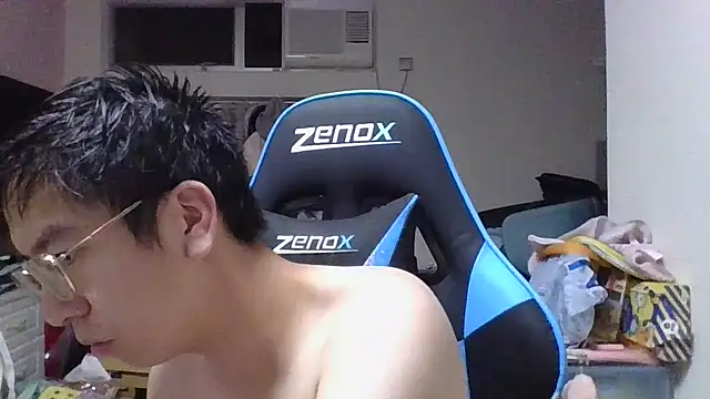 Snapshot of charlie_xdd chatting on October 31, 10:49 am charlie xdd online show from October 31, 10:49 am