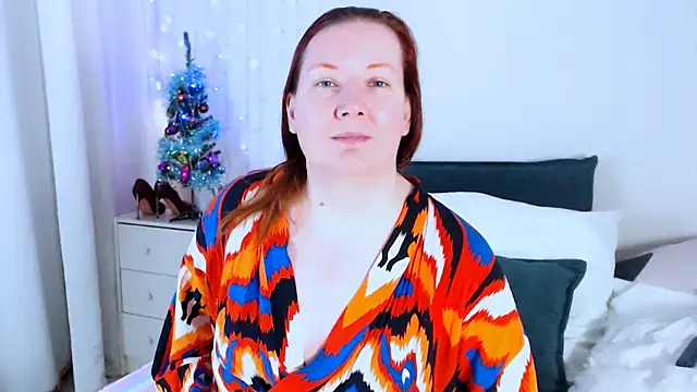 Snapshot of GoddessLara chatting on January 9, 4:10 pm GoddessLara online show from January 9, 4:10 pm