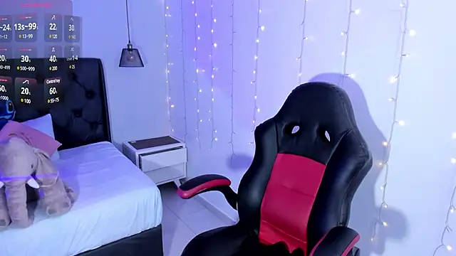 AMELIELEONE online show from February 4, 11:38 am