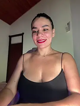 Snapshot of MeganDupont chatting on January 4, 5:27 am MeganDupont online show from January 4, 5:27 am