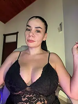 Snapshot of MeganDupont chatting on January 16, 10:44 pm MeganDupont online show from January 16, 10:44 pm