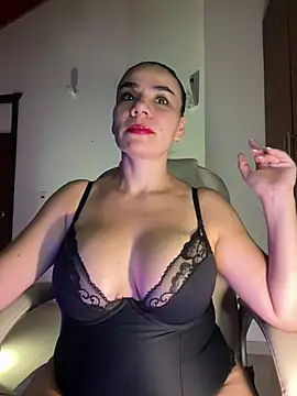 Snapshot of MeganDupont chatting on February 2, 2:27 am MeganDupont online show from February 2, 2:27 am